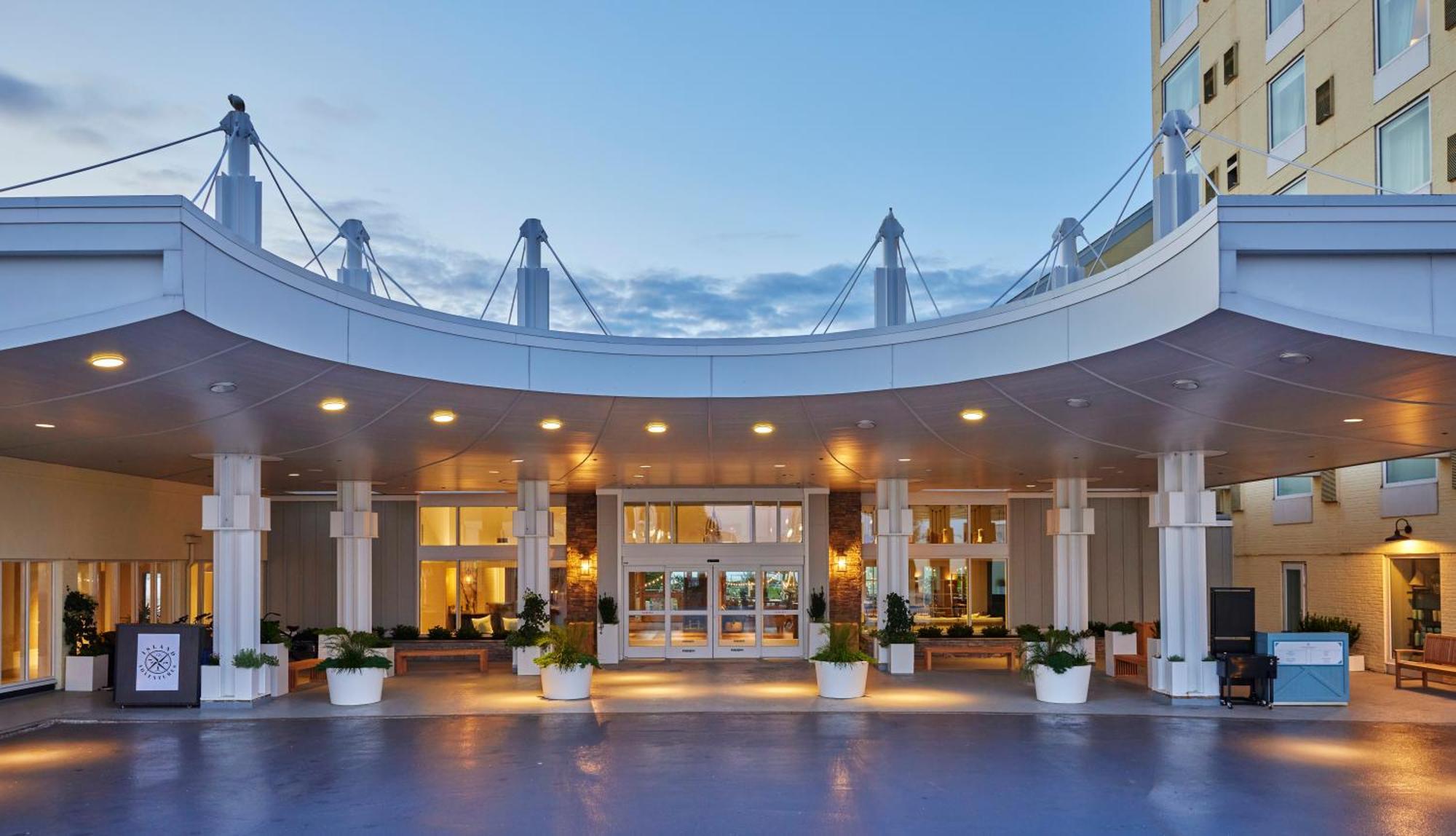 Newport Harbor Island Resort Buitenkant foto