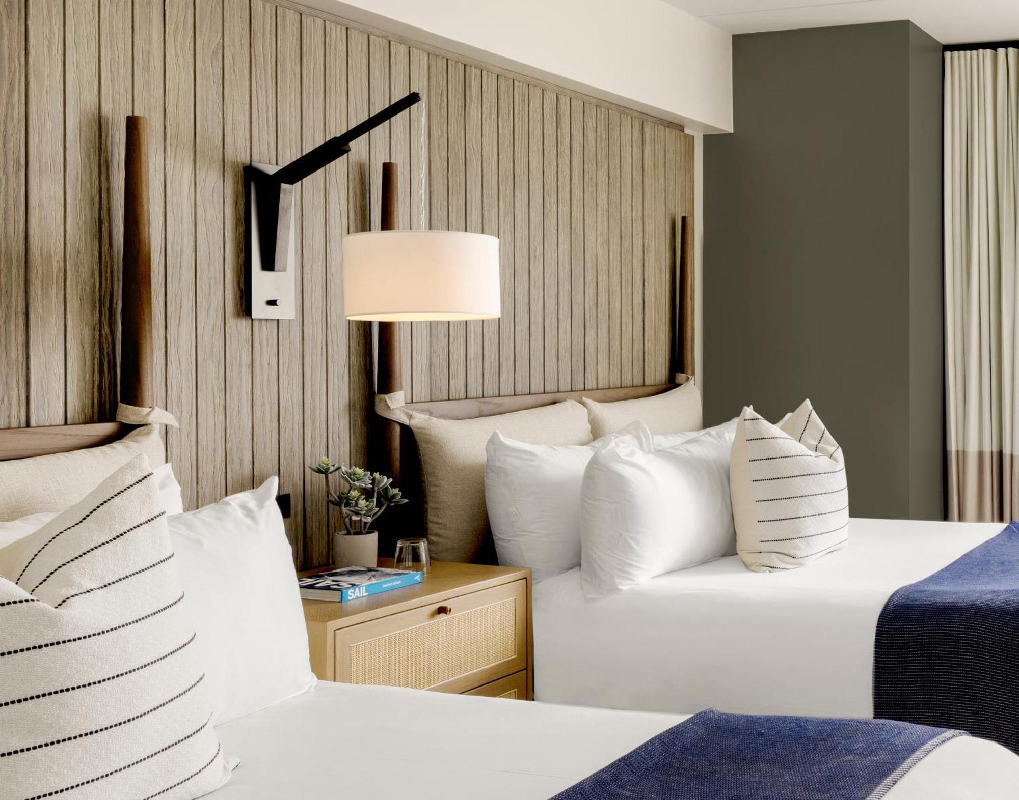 Newport Harbor Island Resort Buitenkant foto